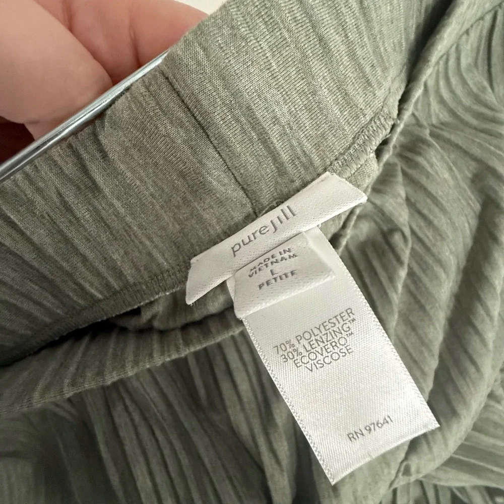 J Jill Pure Jill Pleated Top and Wide Leg Matching Set Sage Green Large Petite - Picture 4 of 12